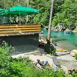 Rafting Camp Encijan 캠프장 3*