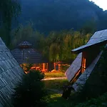 캠프장 Rafting Camp Encijan 3*