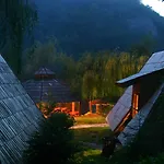 Rafting Camp Encijan Kamp alanı