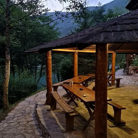 Rafting Camp Encijan 3* Φότσα