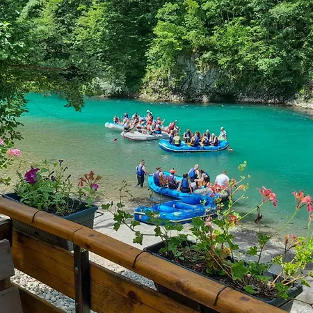 Rafting Camp Encijan Kamp alanı