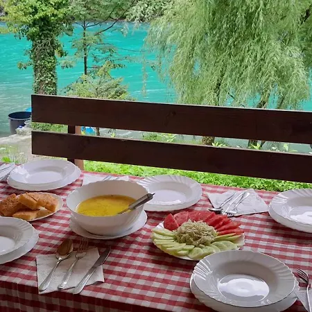 Rafting Camp Encijan Kamp alanı 3*