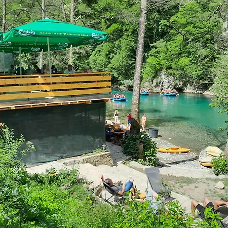 Rafting Camp Encijan Kamp alanı