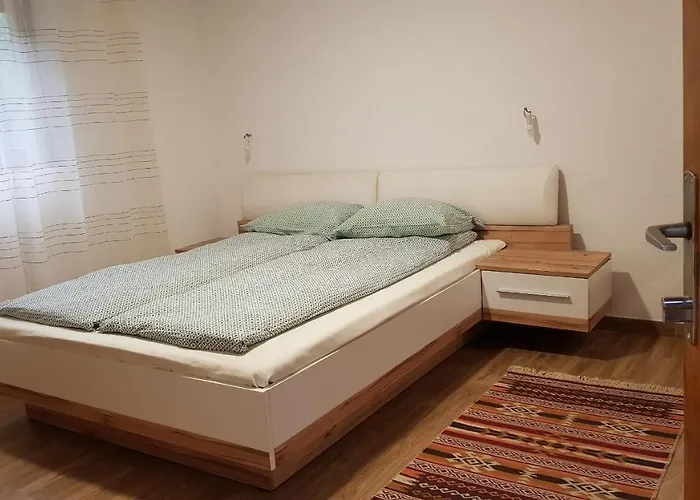 Camping Rafting Camp Encijan Foca